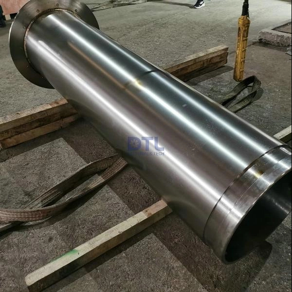 Schleudergussrohre bearbeitet